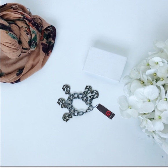 NWT Guess Charm Bracelet - Picture 3 of 7